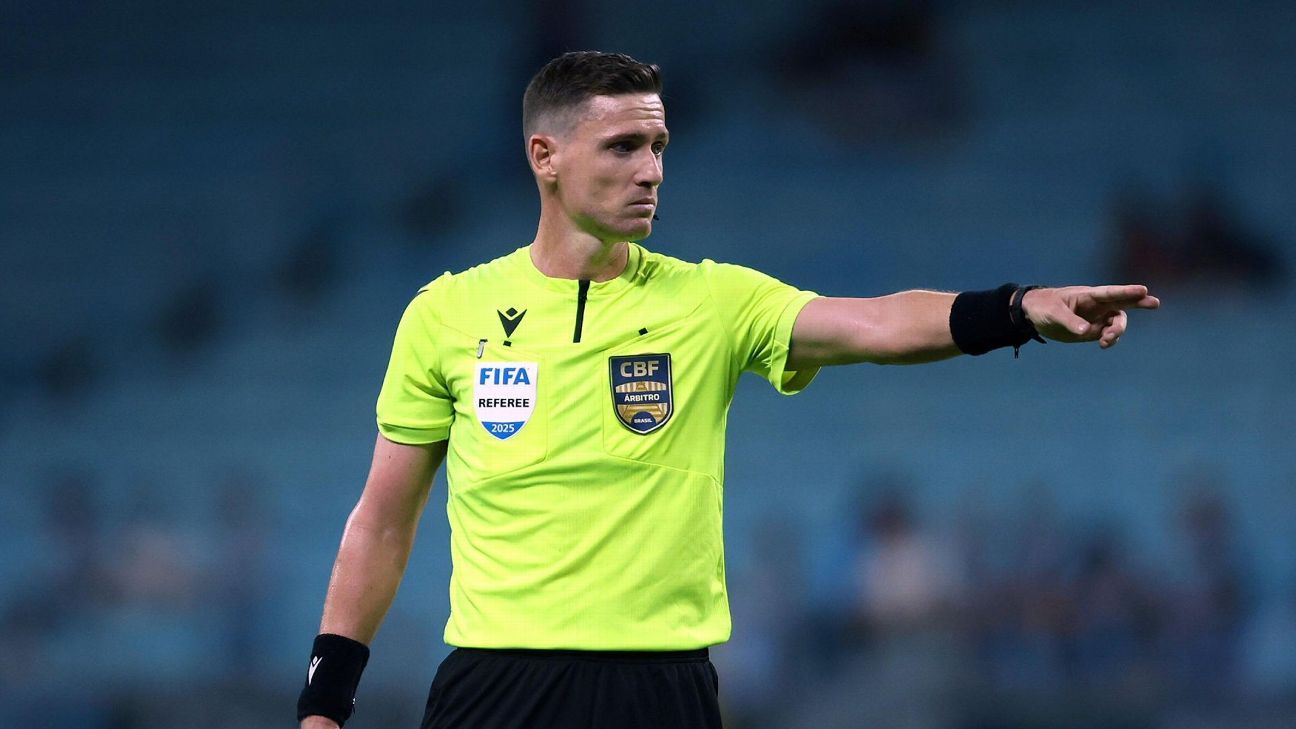 'Todos ladrões': a confusão que fez Abatti Abel expulsar treinador em 'retorno' à arbitragem