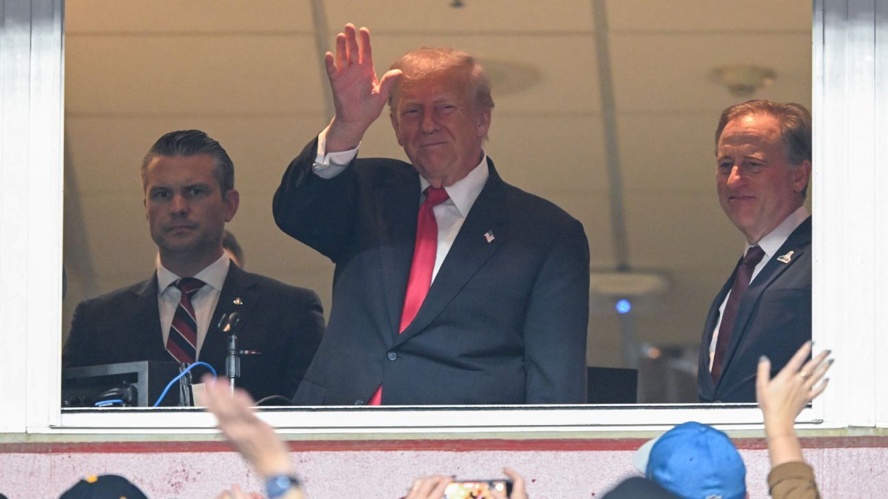 Trump attends NFL game in president 1st since '78