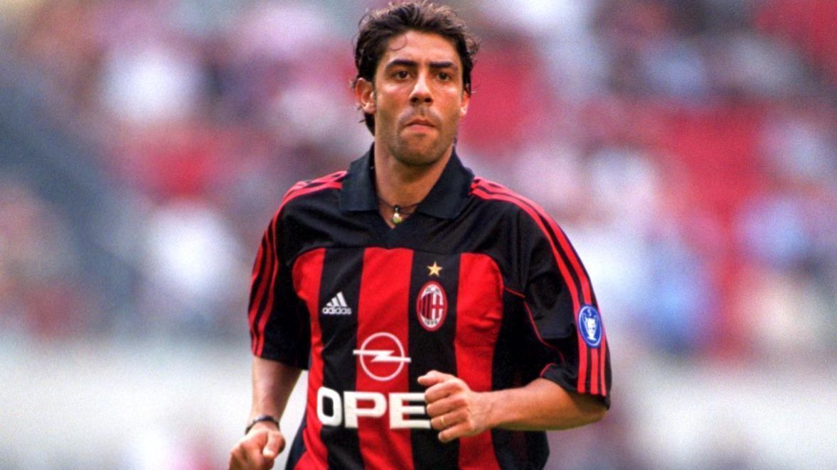 25 Equipaciones Íconicas del Siglo XXI: Los Mejores Kits de Fútbol 2 25 Equipaciones Íconicas del Siglo XXI: Los Mejores Kits de Fútbol