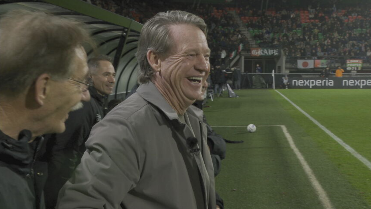 Een voetbalfeest in Nijmegen: Mario Been is Ron de Groot de baas in jubileumwedstrijd N.E.C.
