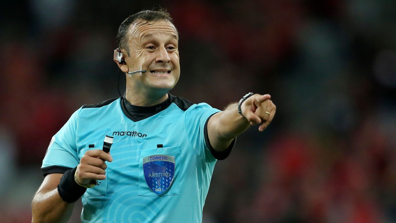 Quem é o árbitro de Palmeiras x Flamengo e o que esperar para final da Libertadores