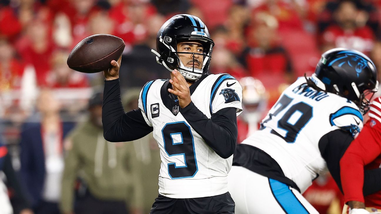 49ers vencen a Panthers con McCaffrey estelar; Purdy con altibajos