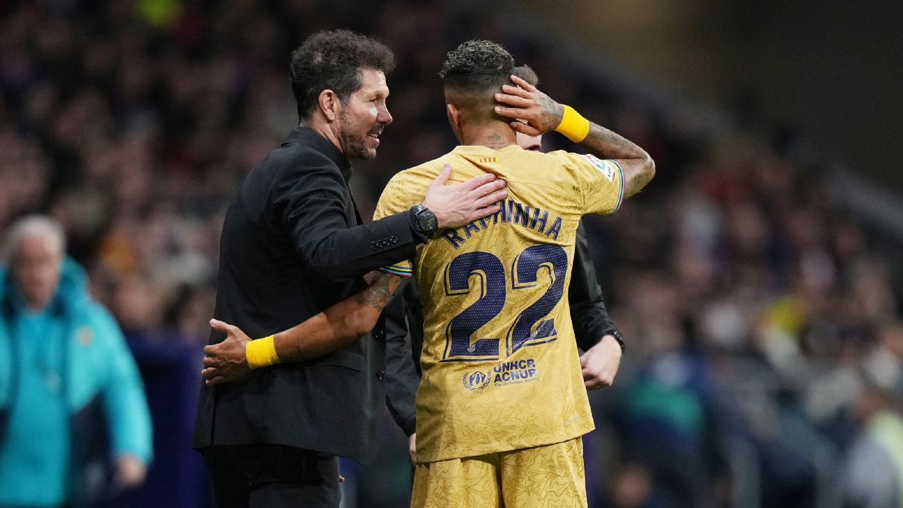 Simeone enche a bola de Raphinha e questiona: 'Não sei como não ganhou a Bola de Ouro'