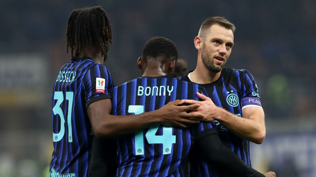 Napoli win shootout; Inter through in Coppa Italia