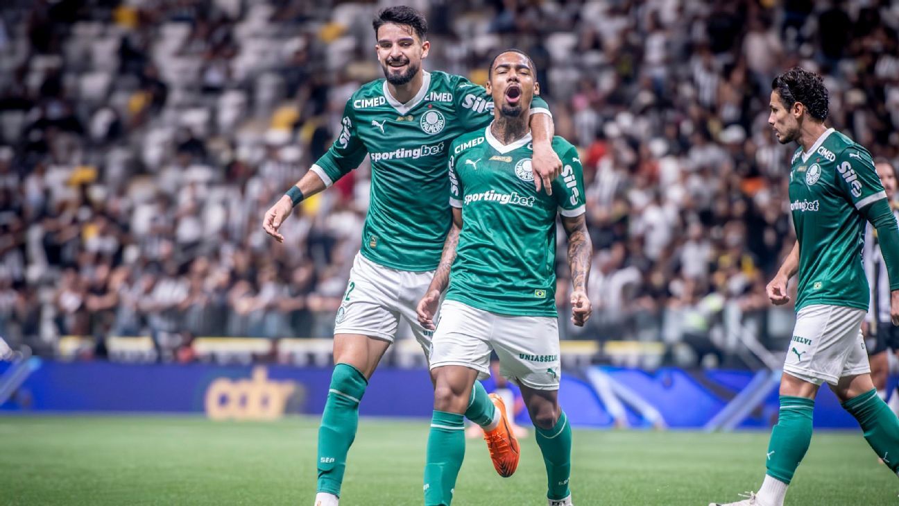 Palmeiras atropela Atlético-MG com um a menos e encerra sequência de insucessos, mas se despede como vice