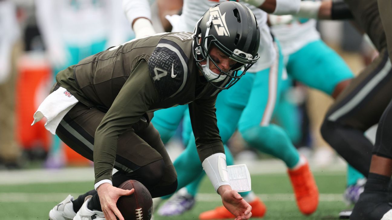 Jets' playoff drought turns 15 amid QB turmoil