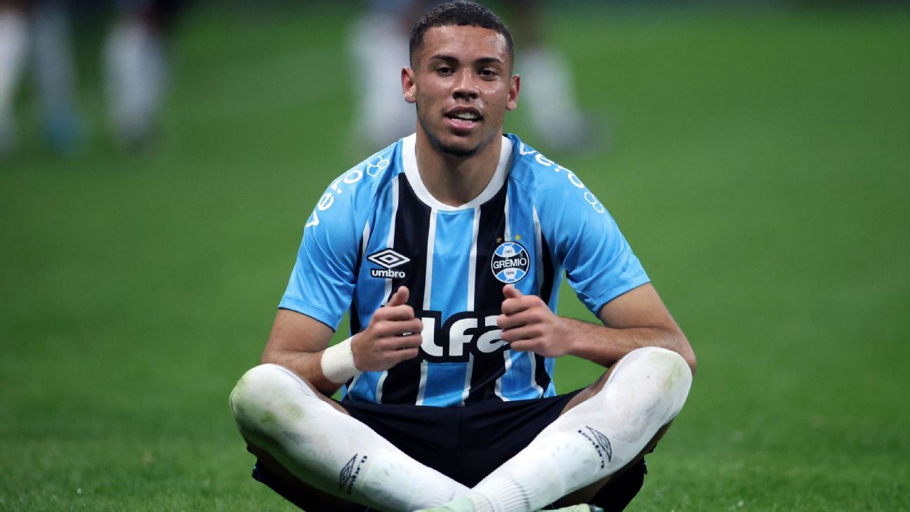 Novo brasileiro em destaque na Premier League: Formula Estêvão impressiona jornais.