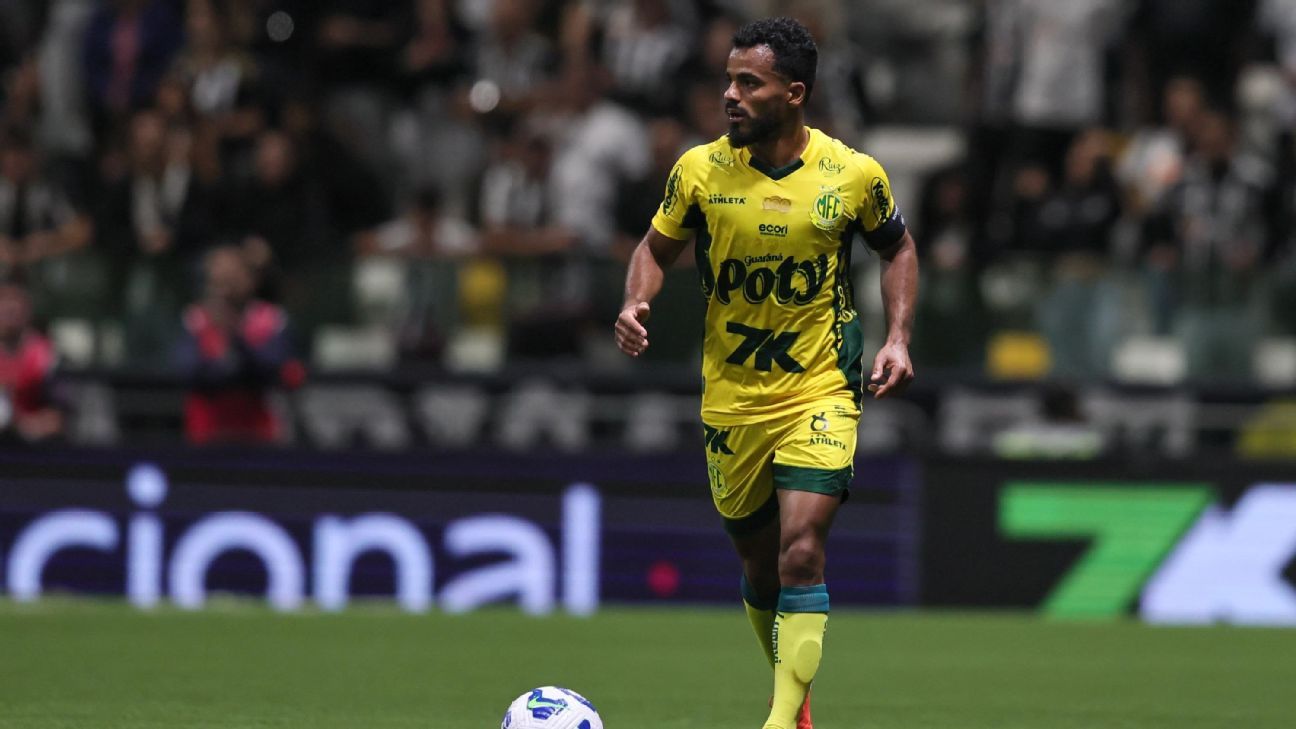 São Paulo age rápido no mercado e fecha com o motorzinho do Mirassol