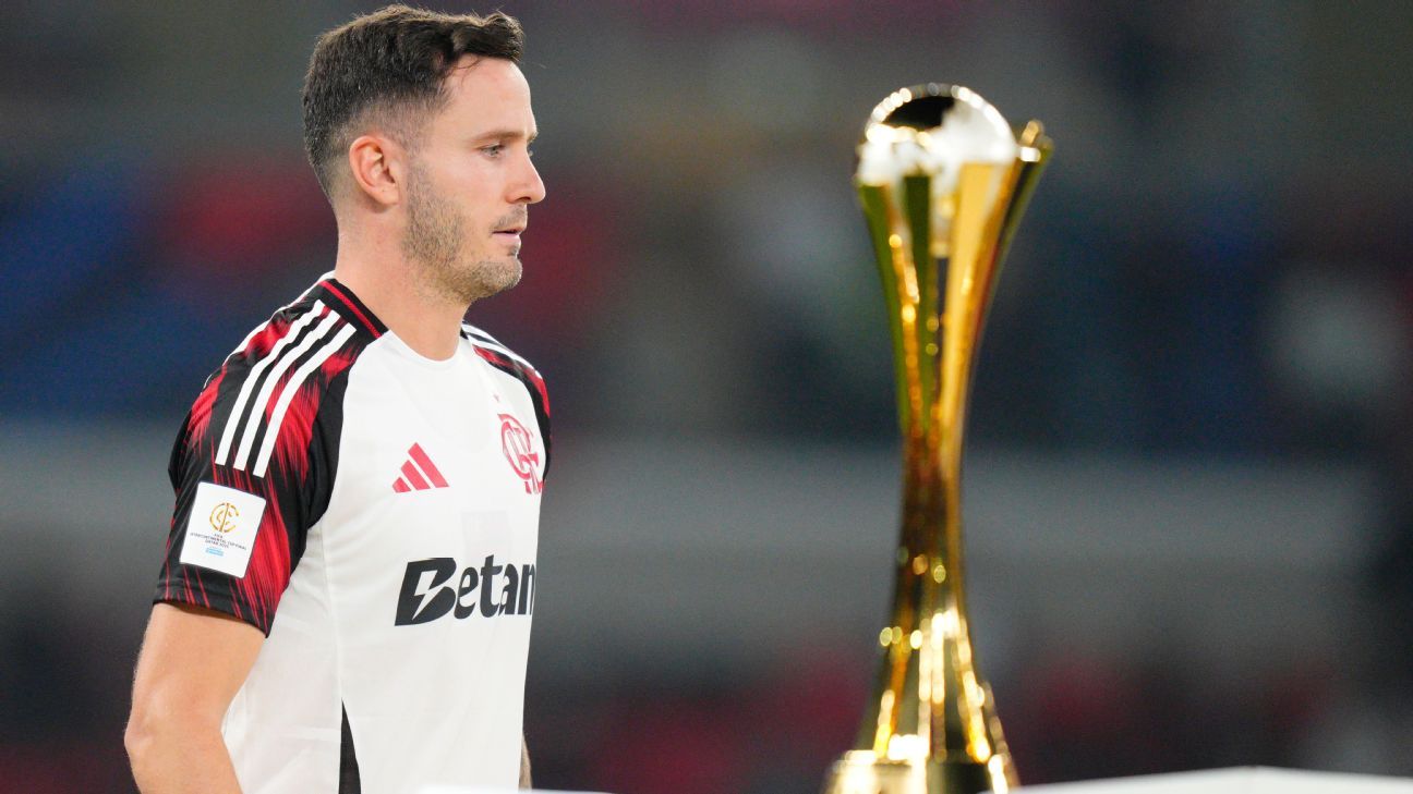 Após pênalti perdido, Saúl pede desculpas à torcida do Flamengo e promete mudança de atitude