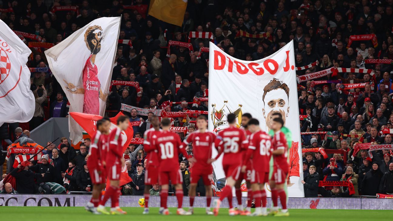 Arne Slott presta homenagem emocionada a Diogo Jota antes do Liverpool x Wolves