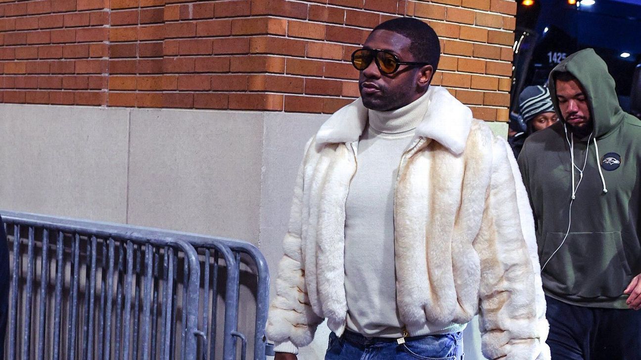 Most fashionable arrivals of NFL Week 17, featuring Roquan Smith