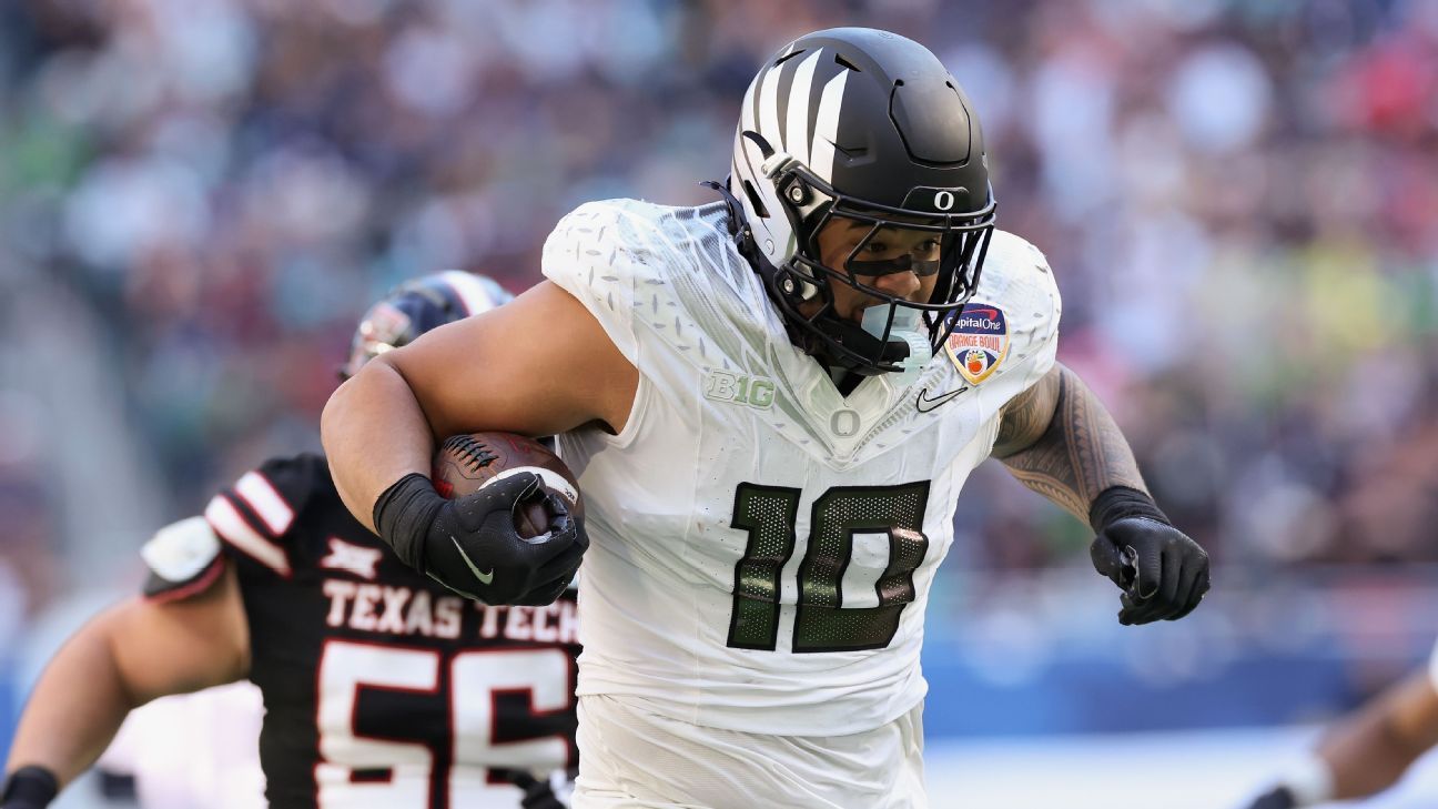 Ducks' defense blanks Tech to reach CFP semis