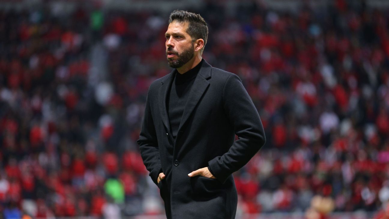 Benjamín Mora, el estratega mexicano que conquista China con el Wuhan Three Towns