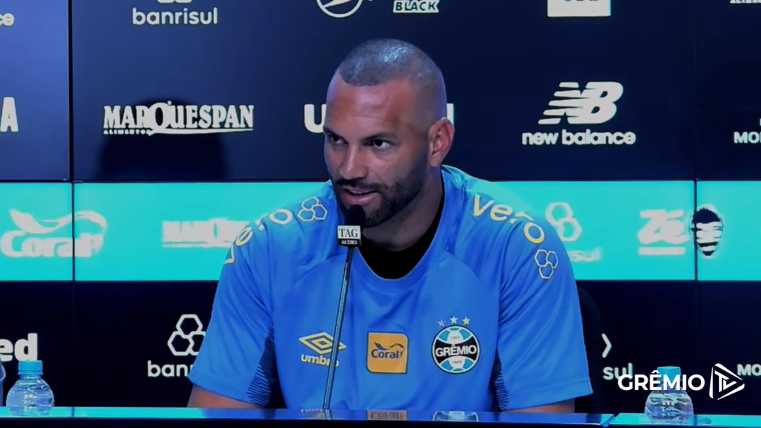 Weverton destaca experiência e admiração por goleiro do Brasileirão no Grêmio