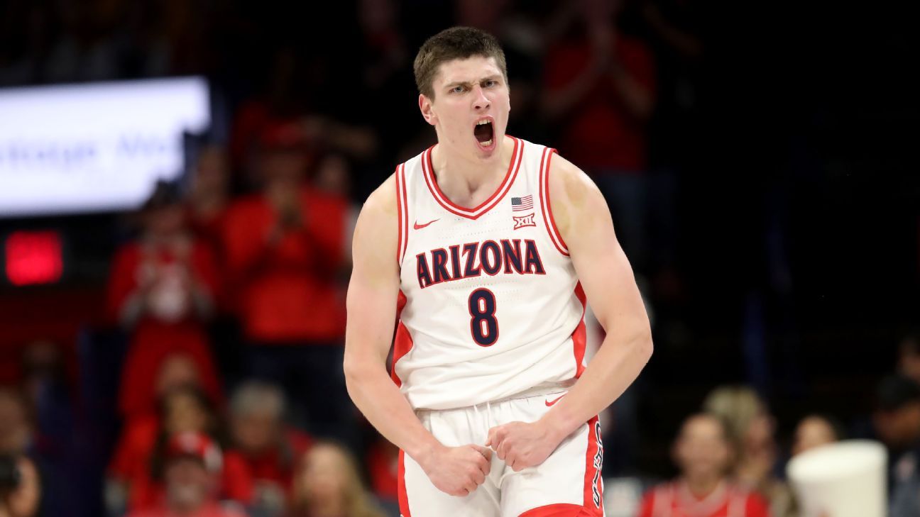 Arizona unanimous No. 1 for first time; ISU falls