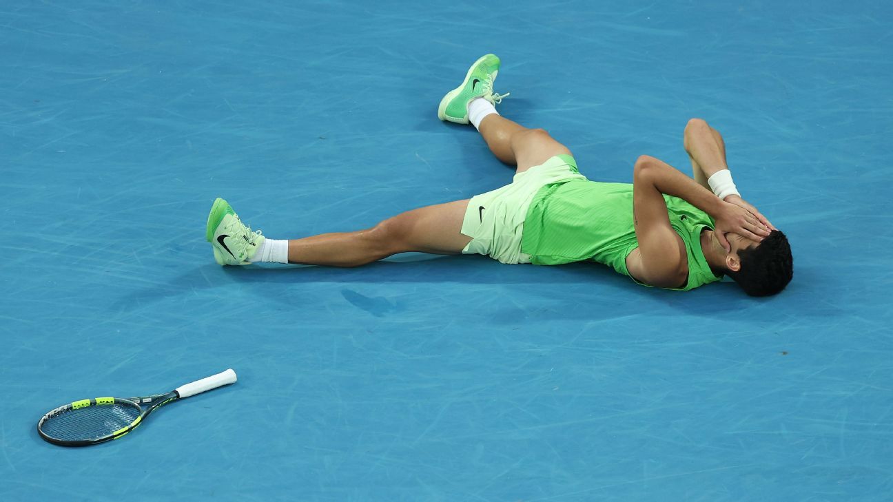 Alcaraz vs Djokovic: Epic Final at the Australian Open. Who Will Win? 2 Carlos Alcaraz en acción