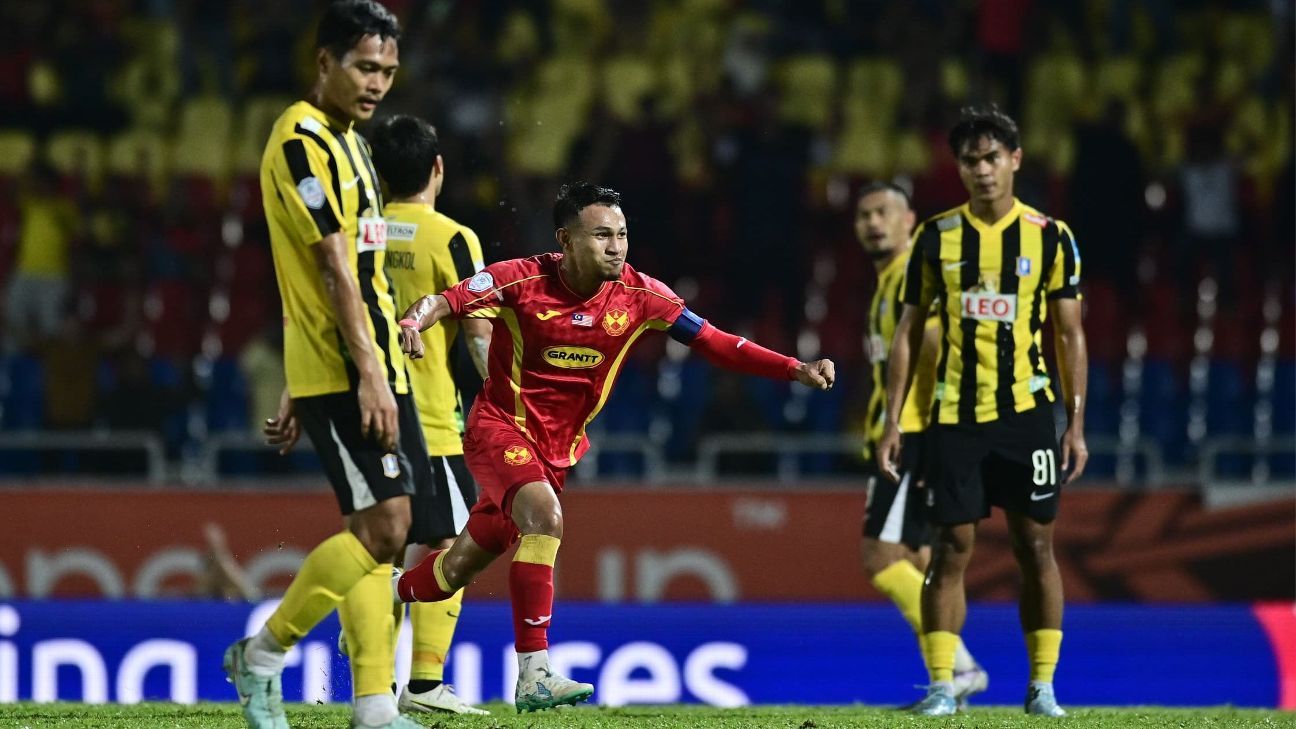 Valiant Selangor survive with ten men to reach ASEAN Club semis alongside rejuvenated Buriram