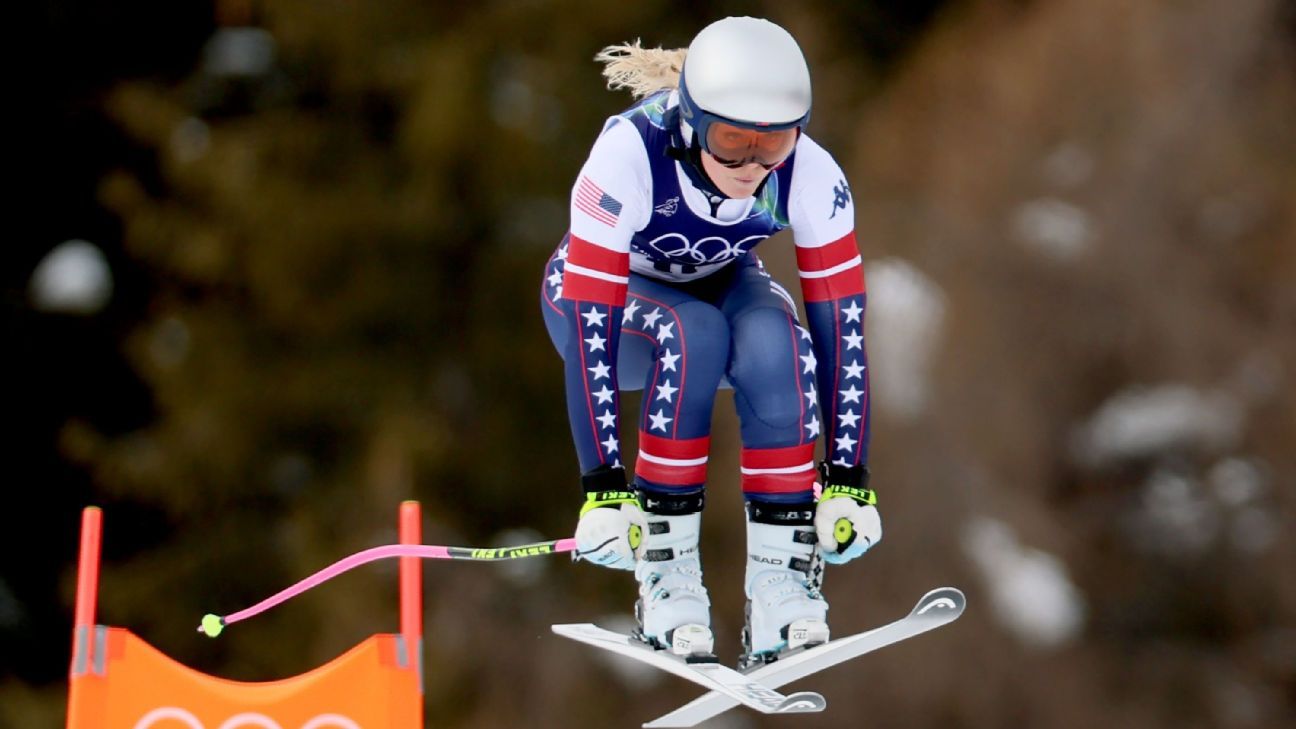 Vonn 'won't waste chance,' trains on injured knee
