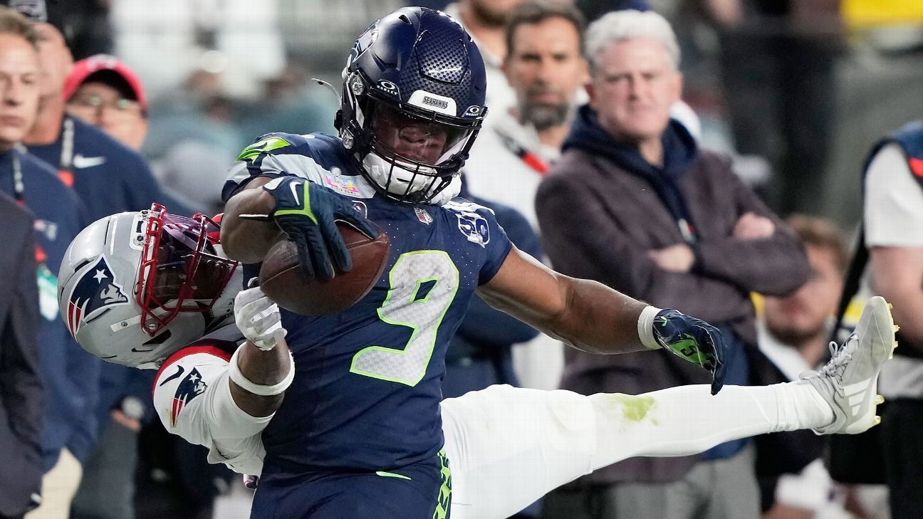 Follow live: Maye gets Pats on the board with deep TD strike to Hollins