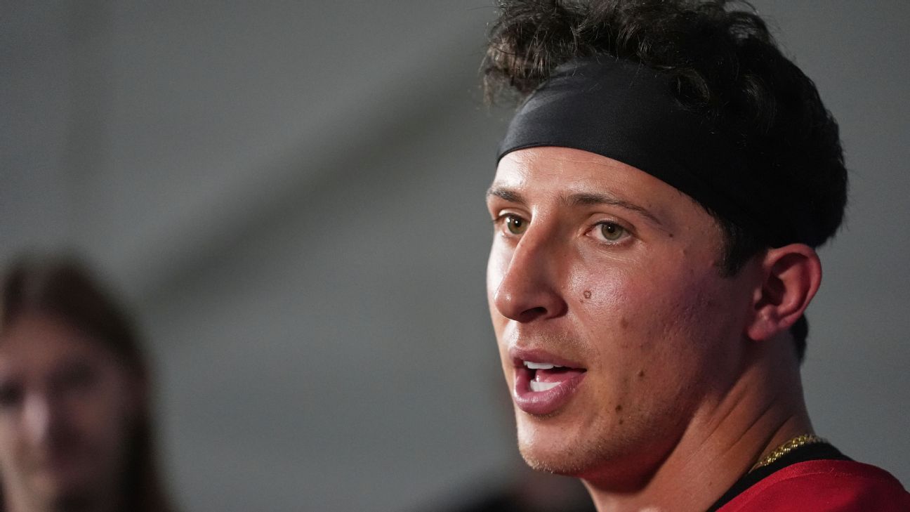 Patriots QB Tommy DeVito concorda com contrato de 2 anos no valor de US$ 7,4 milhões, diz agente