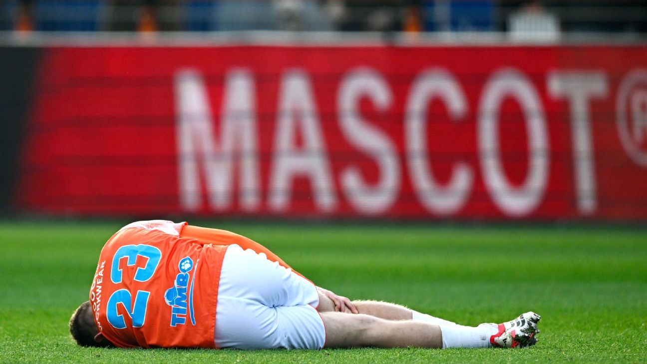 Kwakman ziet seizoen en Volendam-periode eindigen door knieblessure