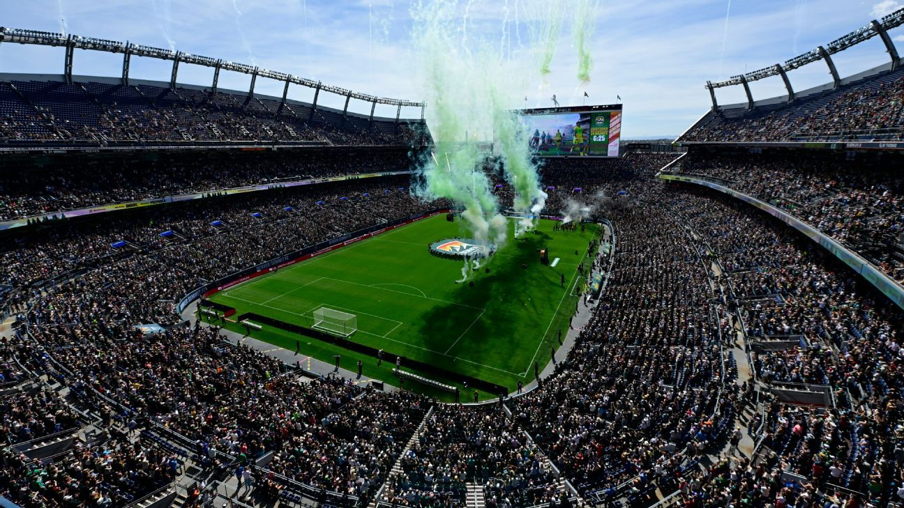Denver sets NWSL attendance record at Mile High