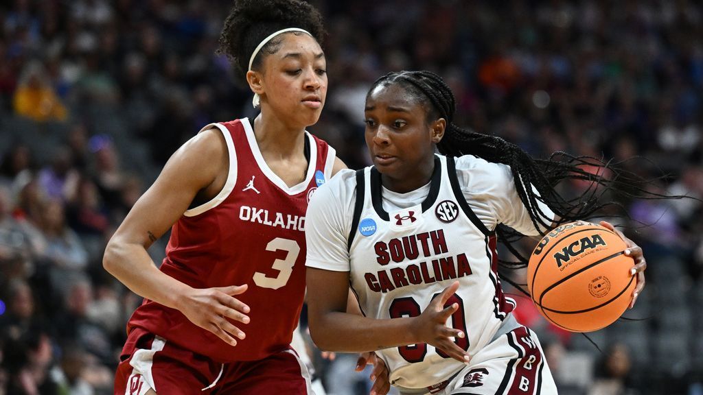Gamecocks power past Sooners, into Elite Eight