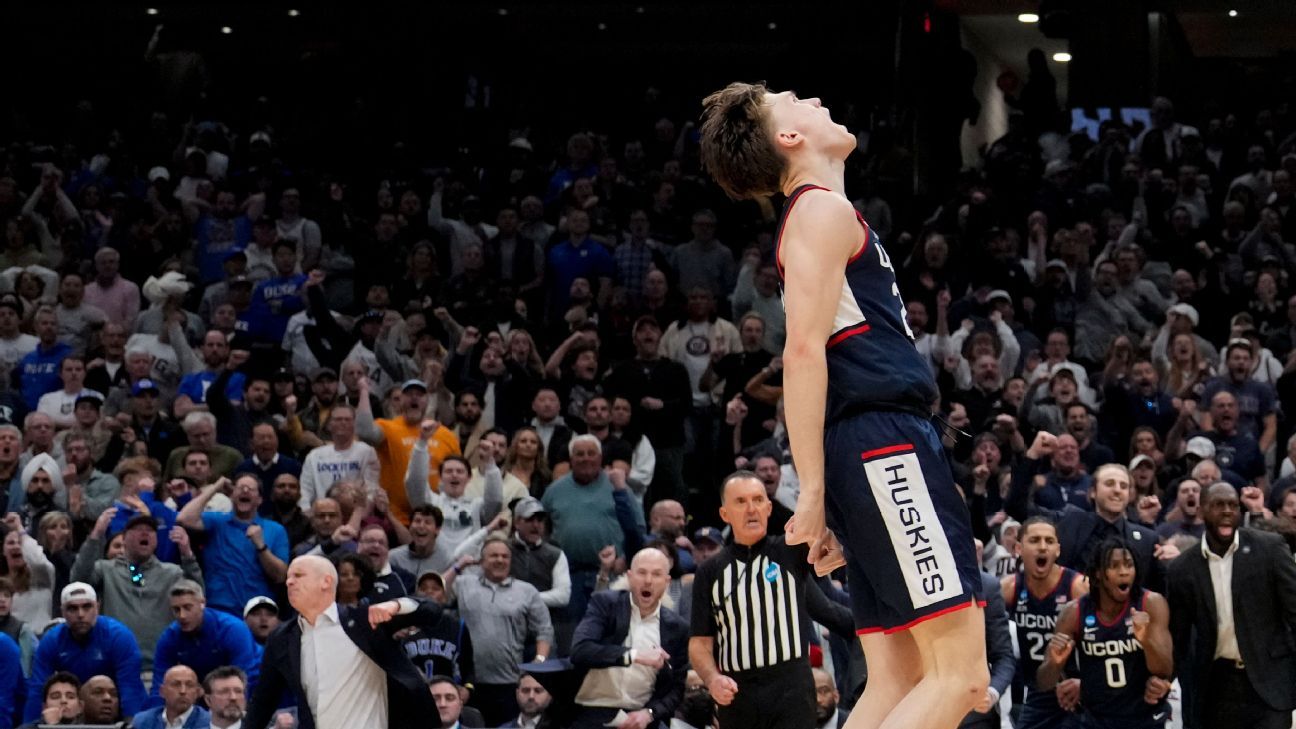 Mullins' last-second 3 sends UConn to Final Four