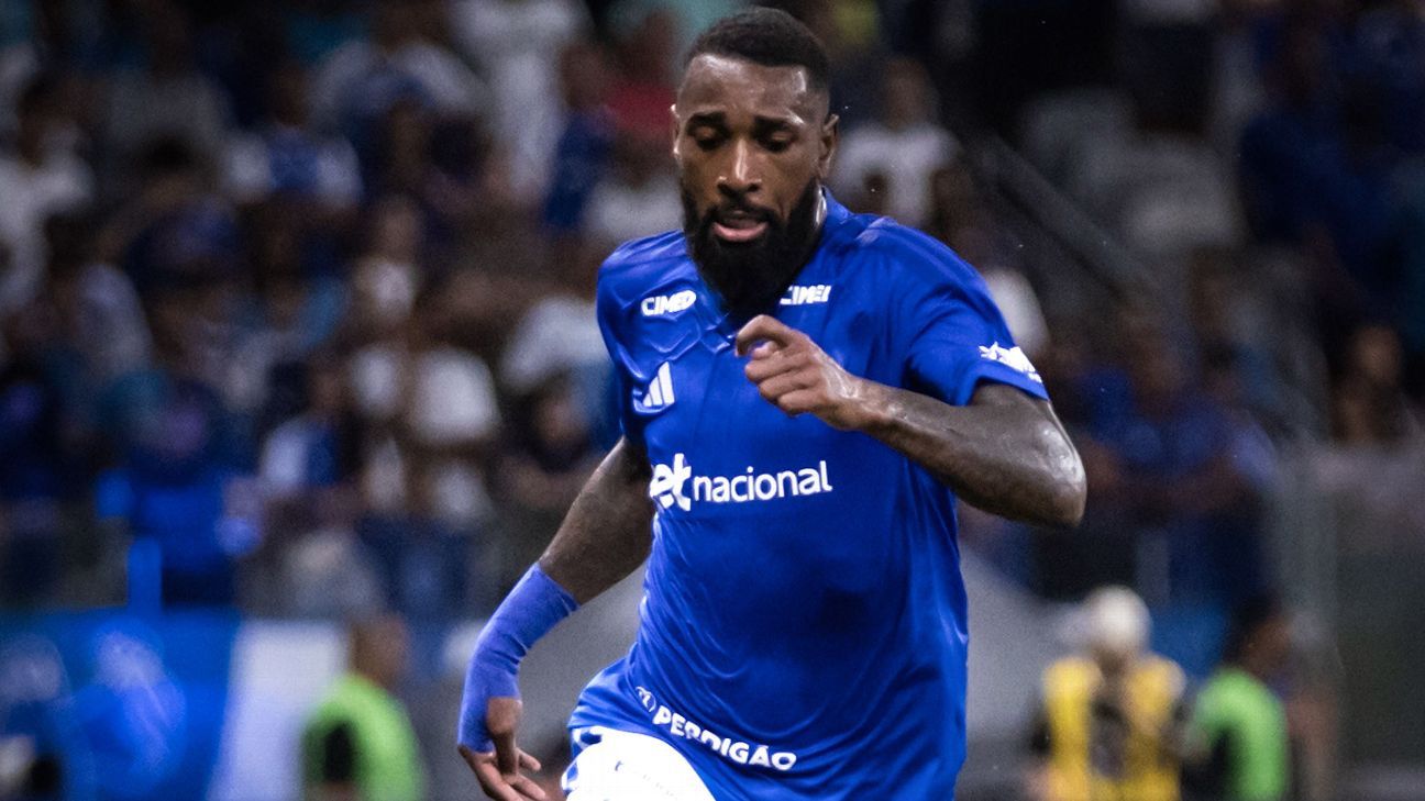 Gerson explica abraço em Matheus Cunha após virada do Cruzeiro: 'A gente tem que estar junto'