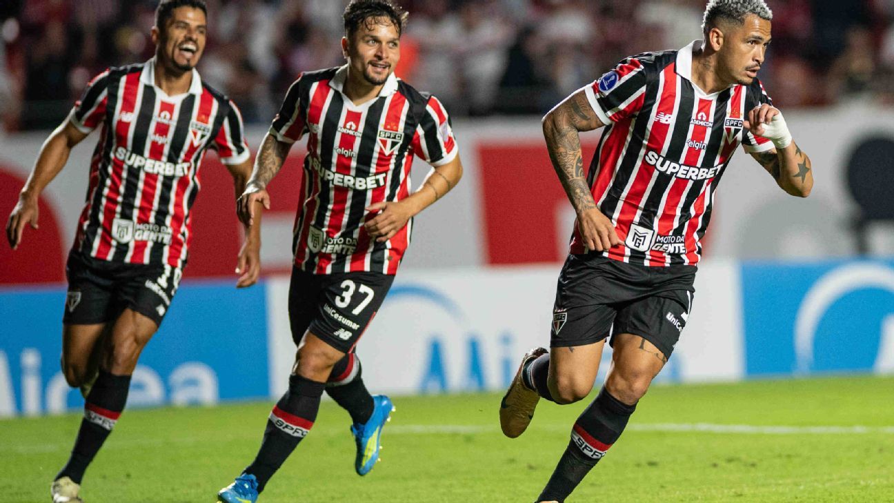 Com golaços, São Paulo supera o O'Higgins, bate recorde na Sul-Americana e segue 100%