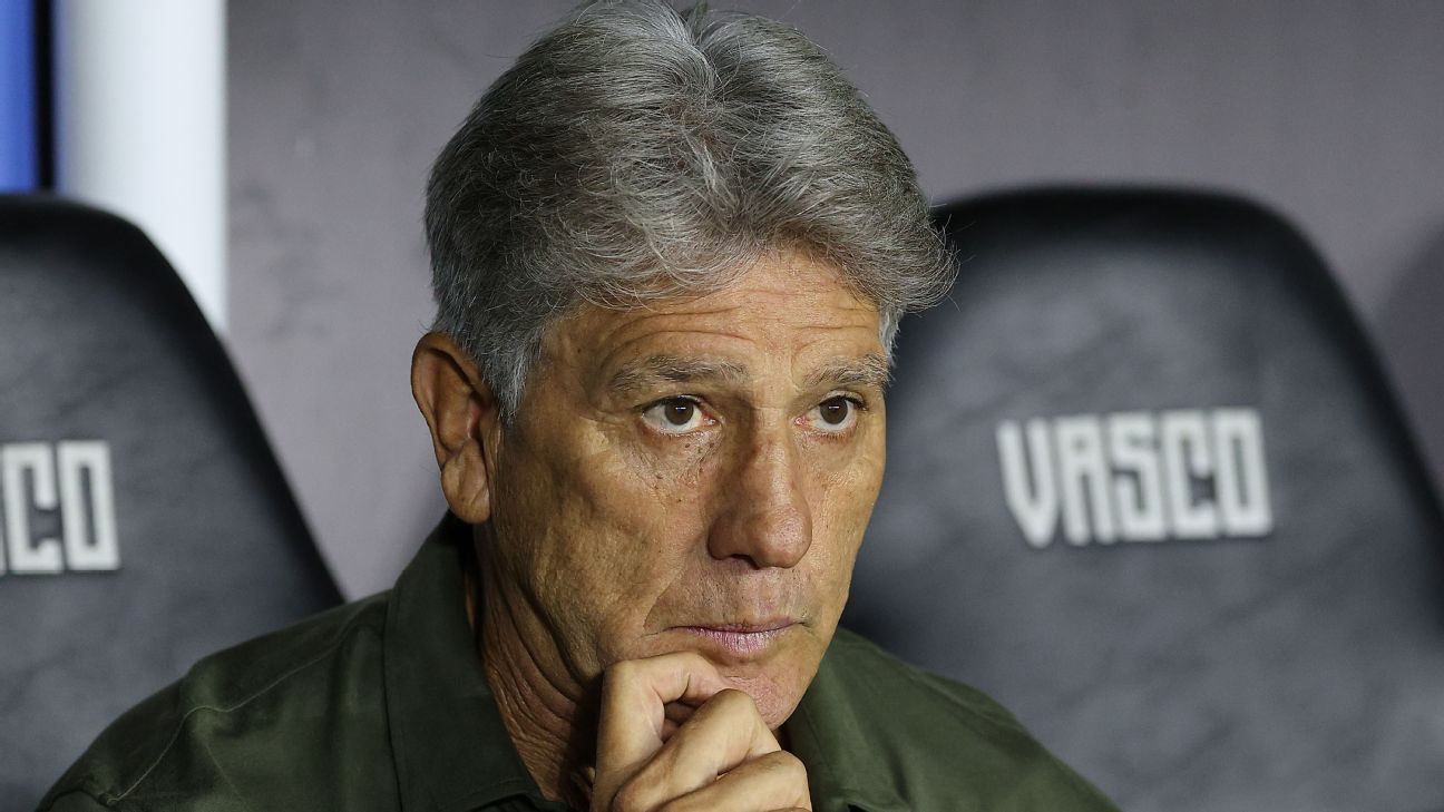 Renato Gaúcho rebate críticas por não ter viajado na Sul-Americana e revela cobrança até de Pedrinho após derrota do Vasco