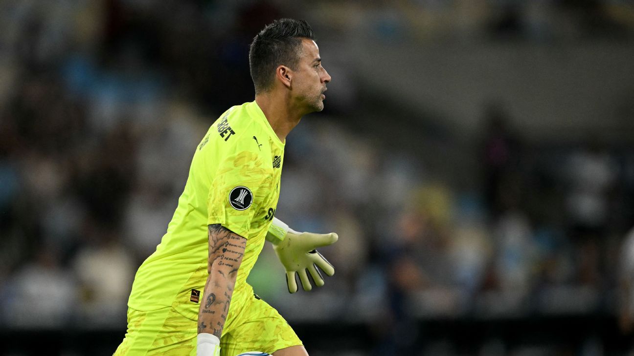 Fábio concorda com vaias no Fluminense, e Arana exige reação na Libertadores: 'Assumir a responsabilidade'