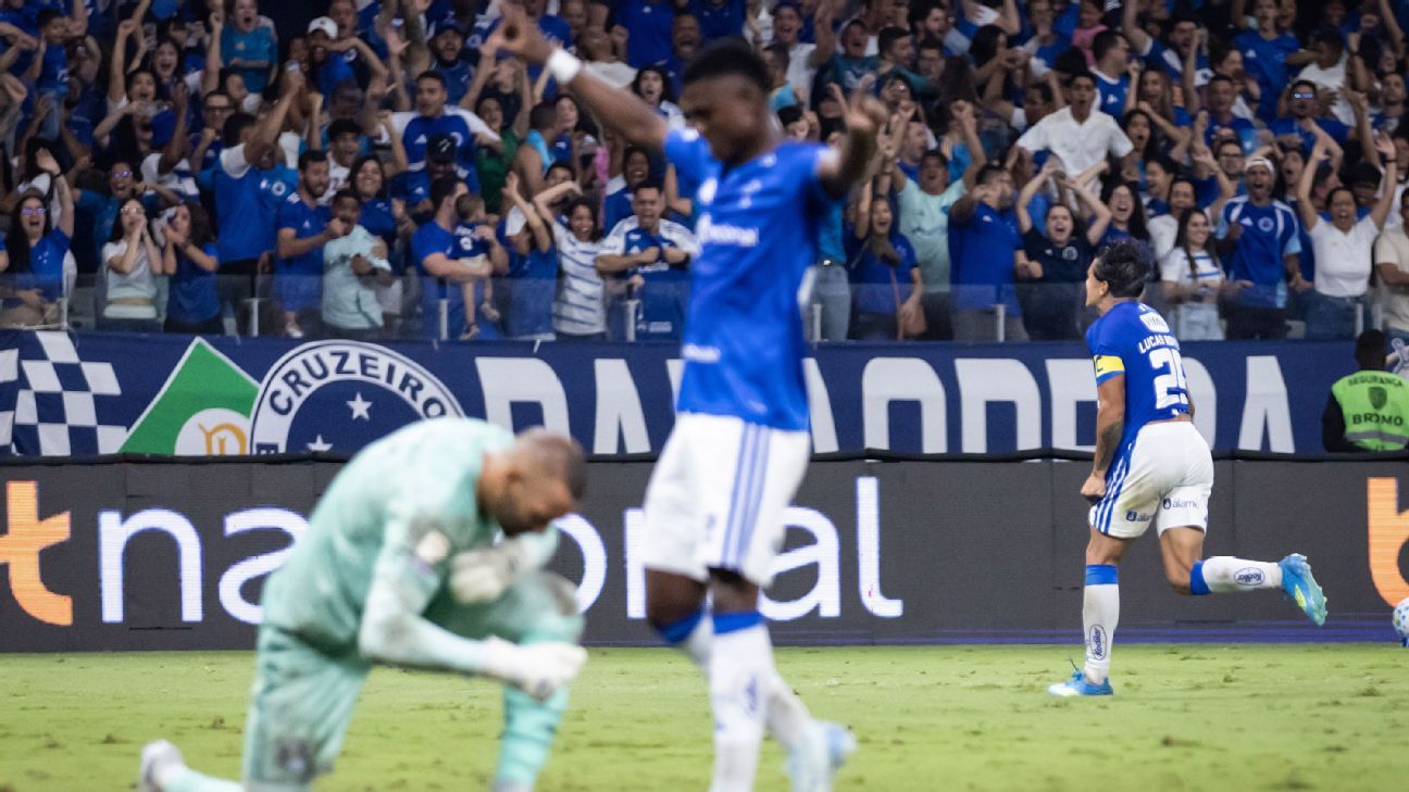 Cruzeiro domina Grêmio, vence a segunda seguida e empurra Corinthians para a zona de rebaixamento do Brasileirão