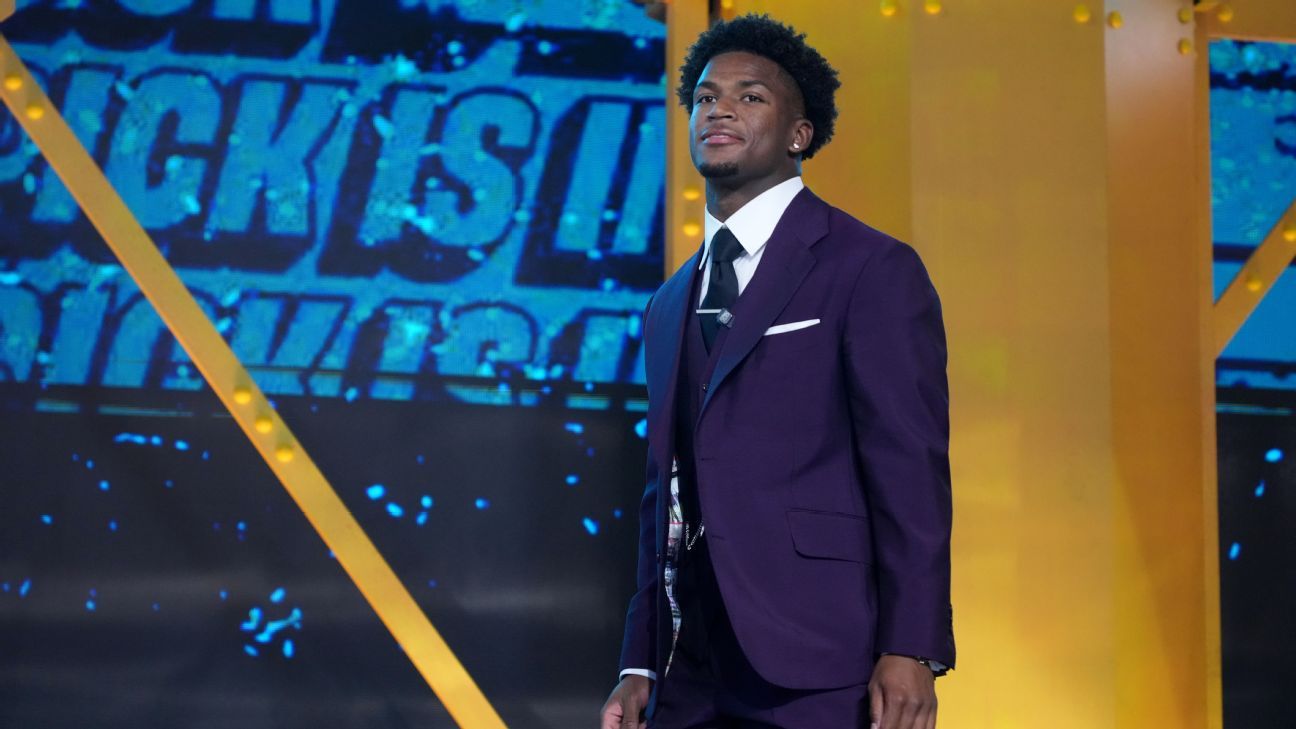 Cowboys' 2026 NFL draft picks: Dallas goes defense with first three picks