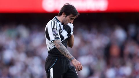 Transfer rumors, news: Manchester United eye doubl.