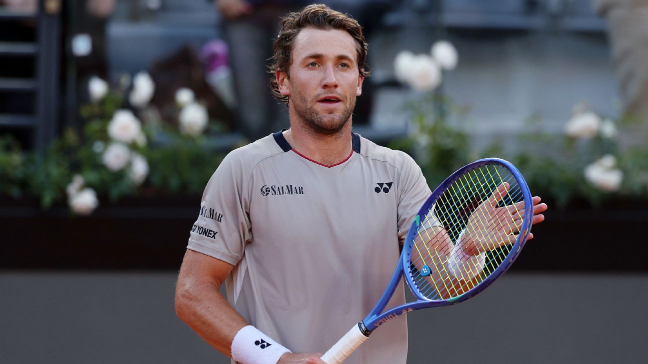 Ruud routs home fave to reach Italian Open final