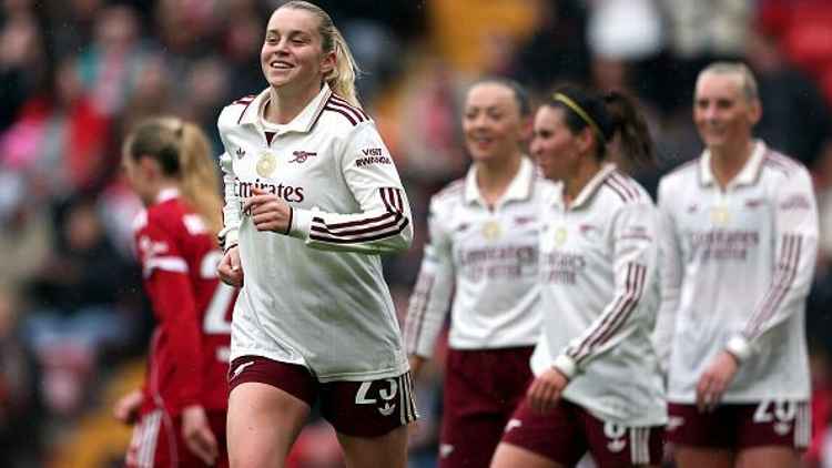 Alessia Russo brilha contra o Liverpool enquanto o Arsenal garante vaga na Liga dos Campeões