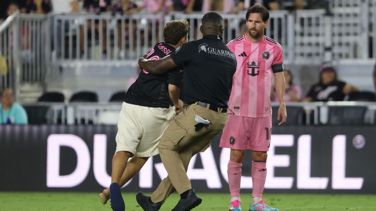 Wherever Messi goes, pitch invaders, chaos -- and ...