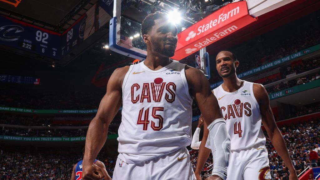 Mitchell, Cavs break through, rout Pistons in G7