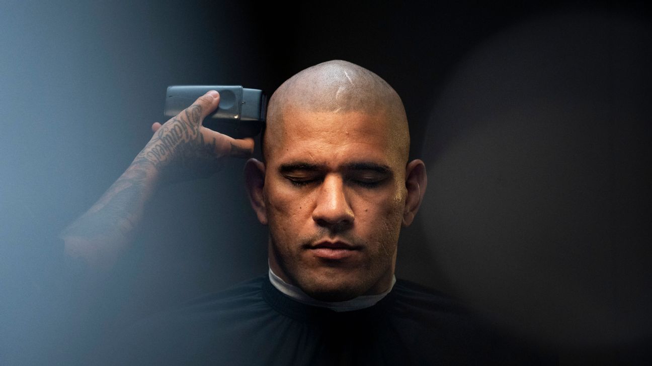 Behind the scenes for UFC fighters' week at the Wh...