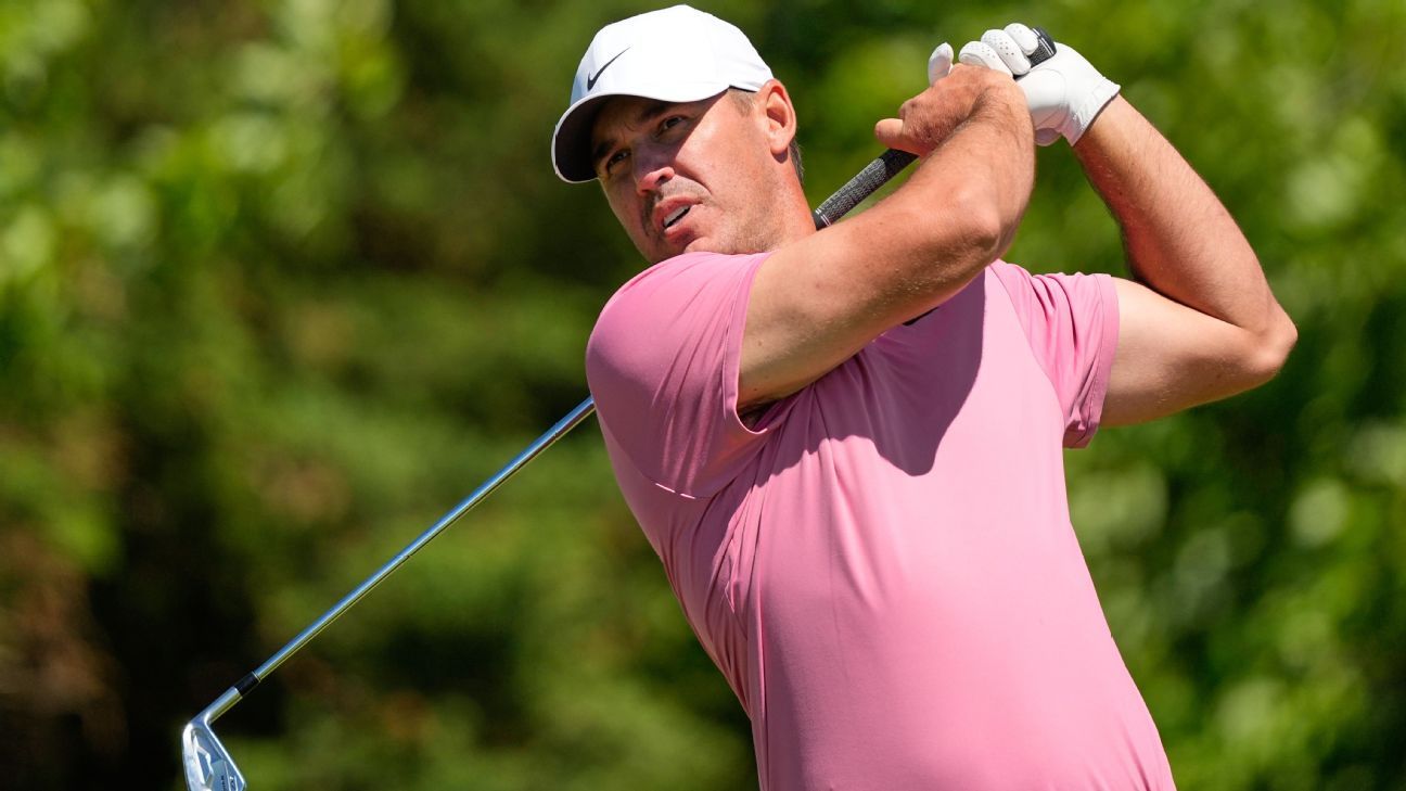 Koepka, fingers improving, plays practice round