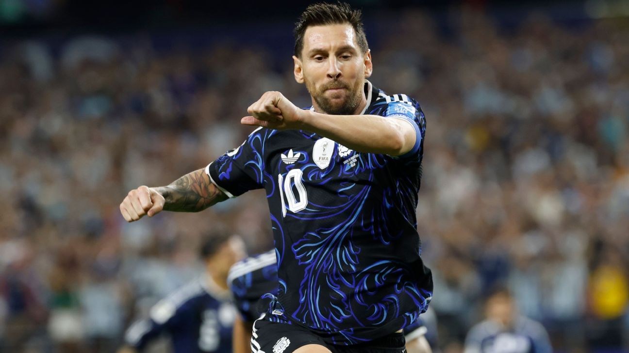 Lionel Messi scored Argentina's third in front of Jordan and reached 19 World goals