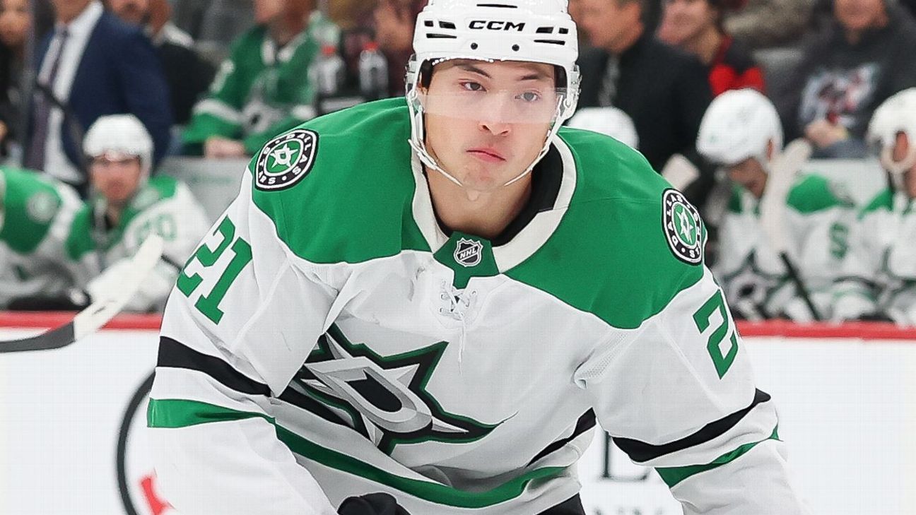 Hockey Star Robertson to Arbitrate, Long-Term Deal Off the Table