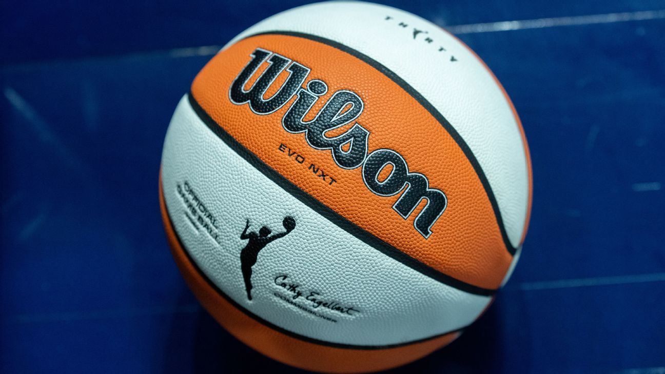 How to watch Robin Roberts, Geno Auriemma WNBA bro...