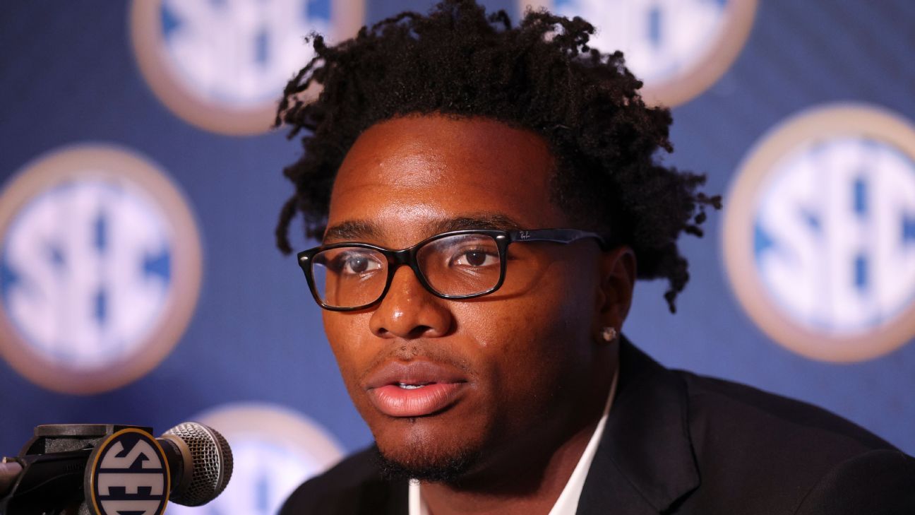 QB Sellers bought in on South Carolina rebound