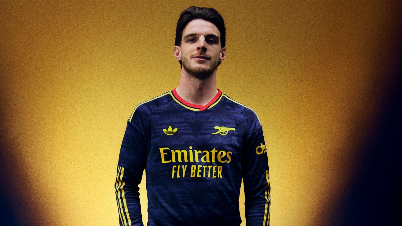 Arsenal's new away kit brings back cult 'bruised b...