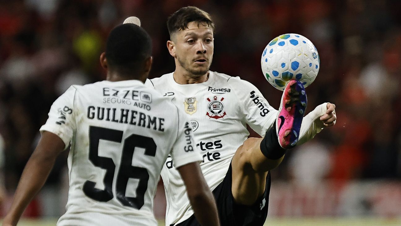 Garro garante Corinthians ainda vivo contra o Inter e critica árbitro: 'Respeito é para todos'