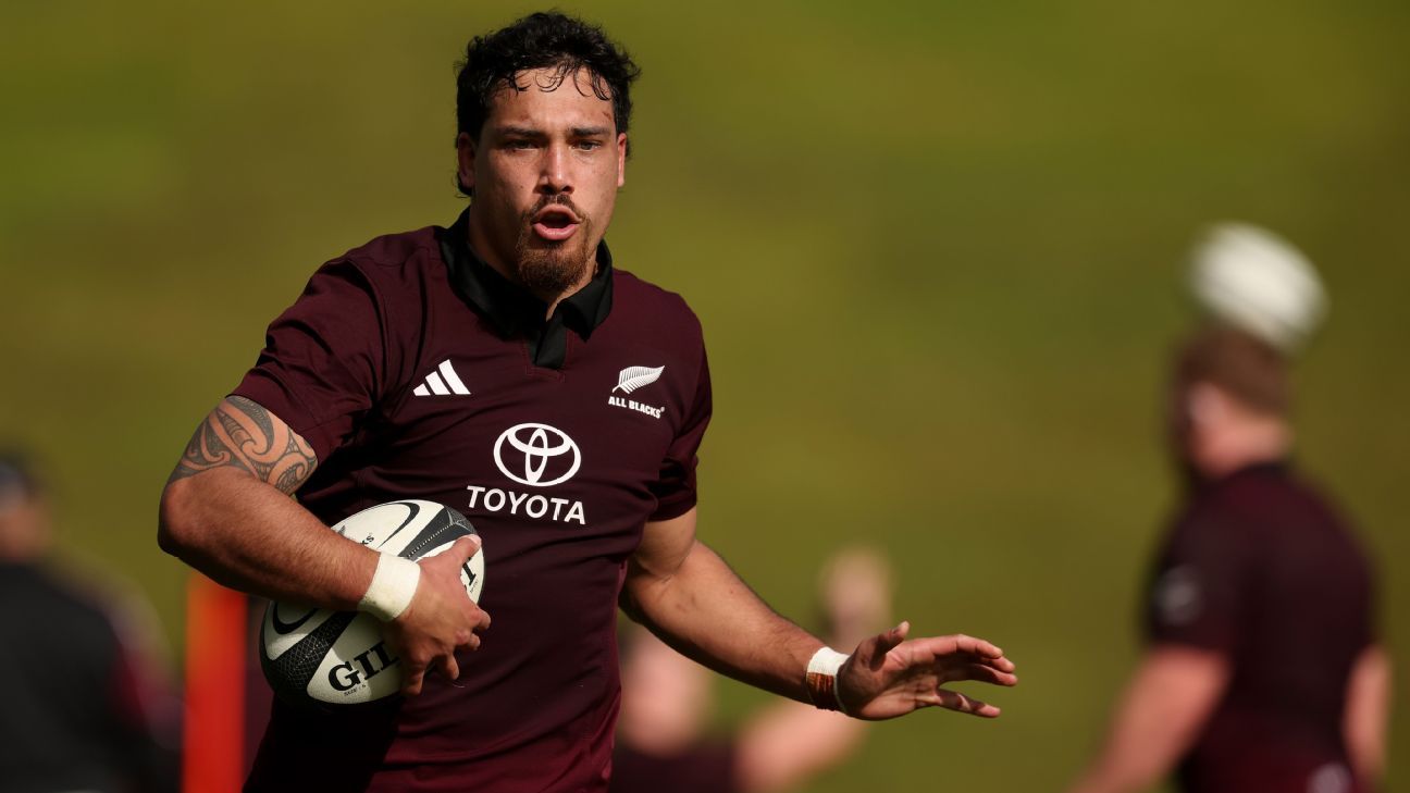 All Blacks sweating on shoulder injury to Billy Proctor