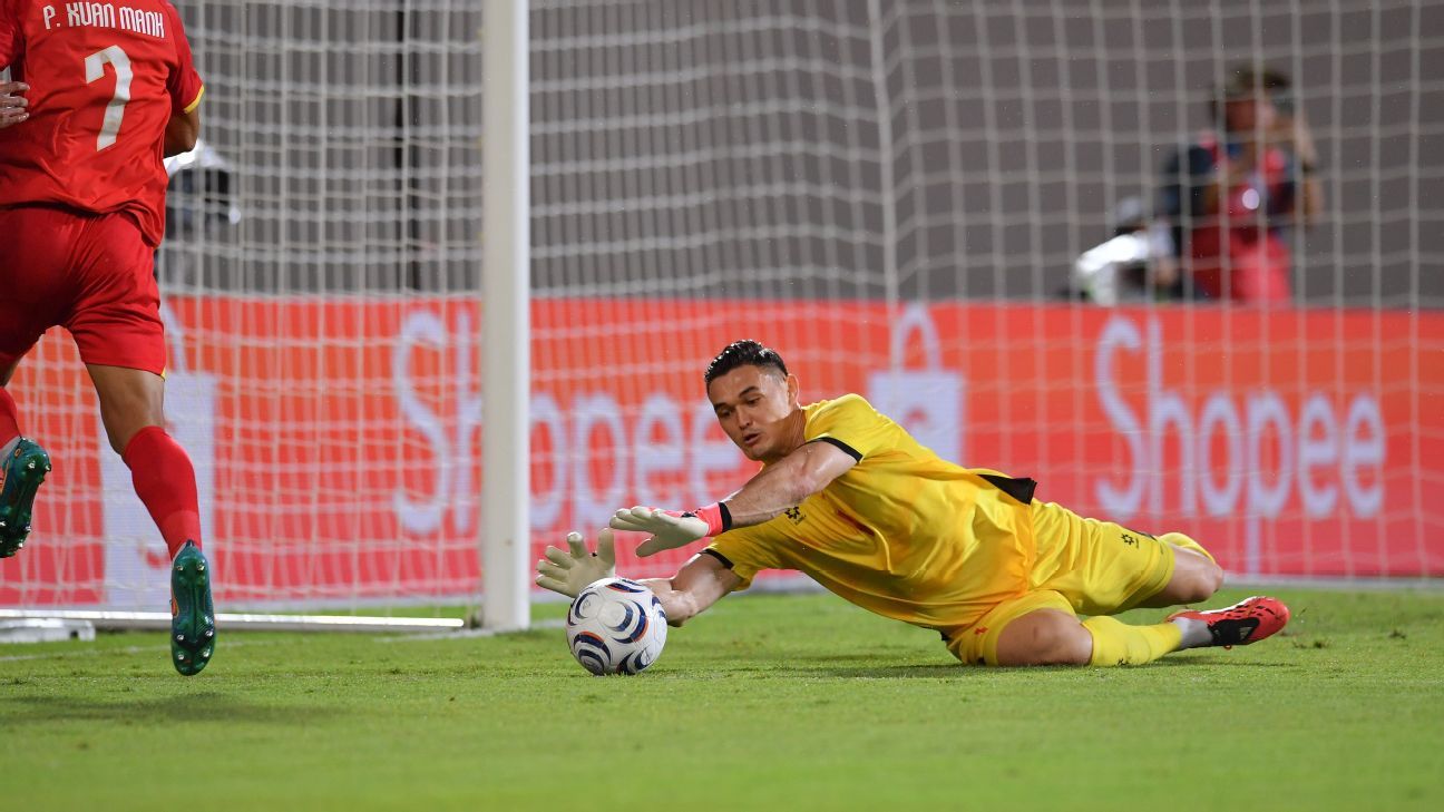 Kim Sang-Sik hails Lê Giang Patrik heroics in Vietnam's ASEAN Championship final first-leg win