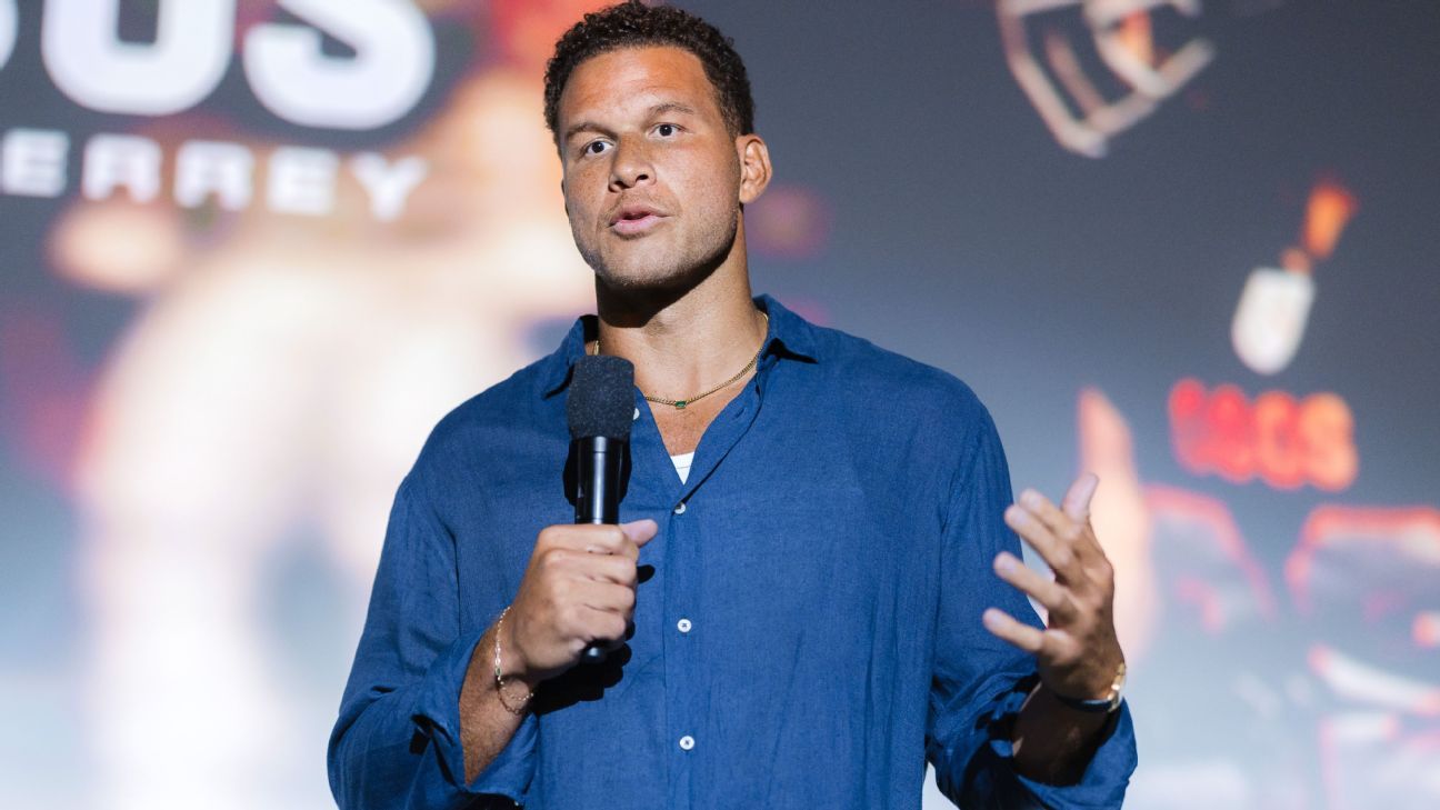 Blake Griffin to host new late night talk show, 'The Stepback with Blake Griffin'